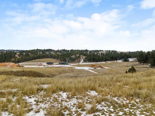 5704 Cloud Peak Dr, Rapid City, SD 57702