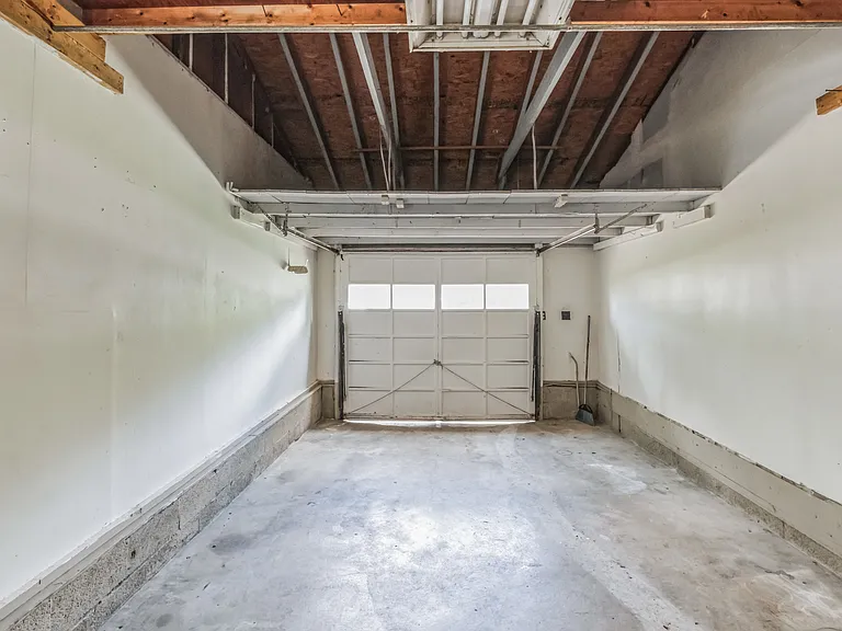 363 Carnation St — Photo 16