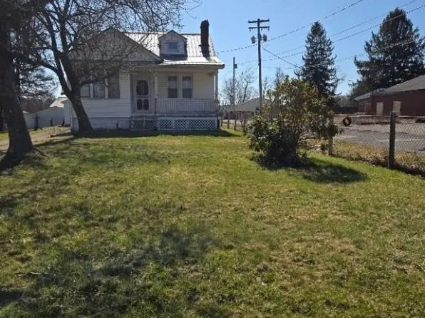 125 Rockdale Rd, Follansbee, WV 26037