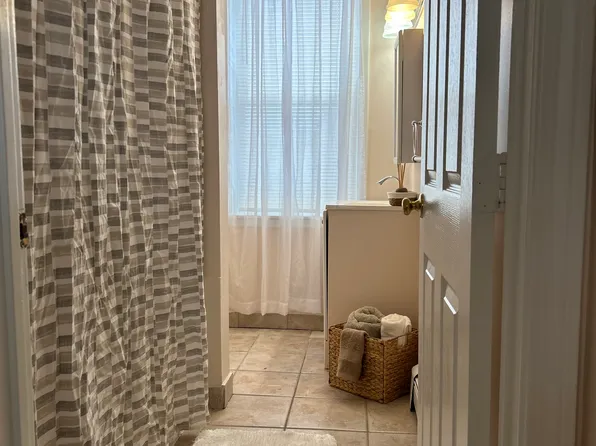 41 Spruce St APT 3, Providence, RI 02903