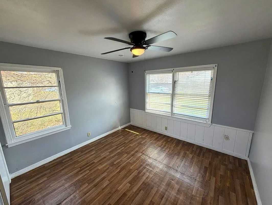 3 bed, 1.0 bath, 1008 sqft, $1,500 — Photo 4