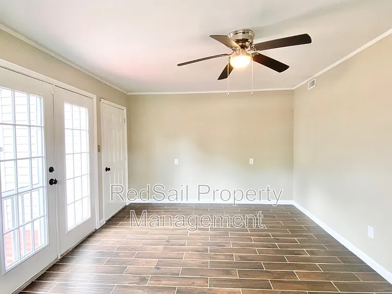 428 Fort Worth St — Photo 10