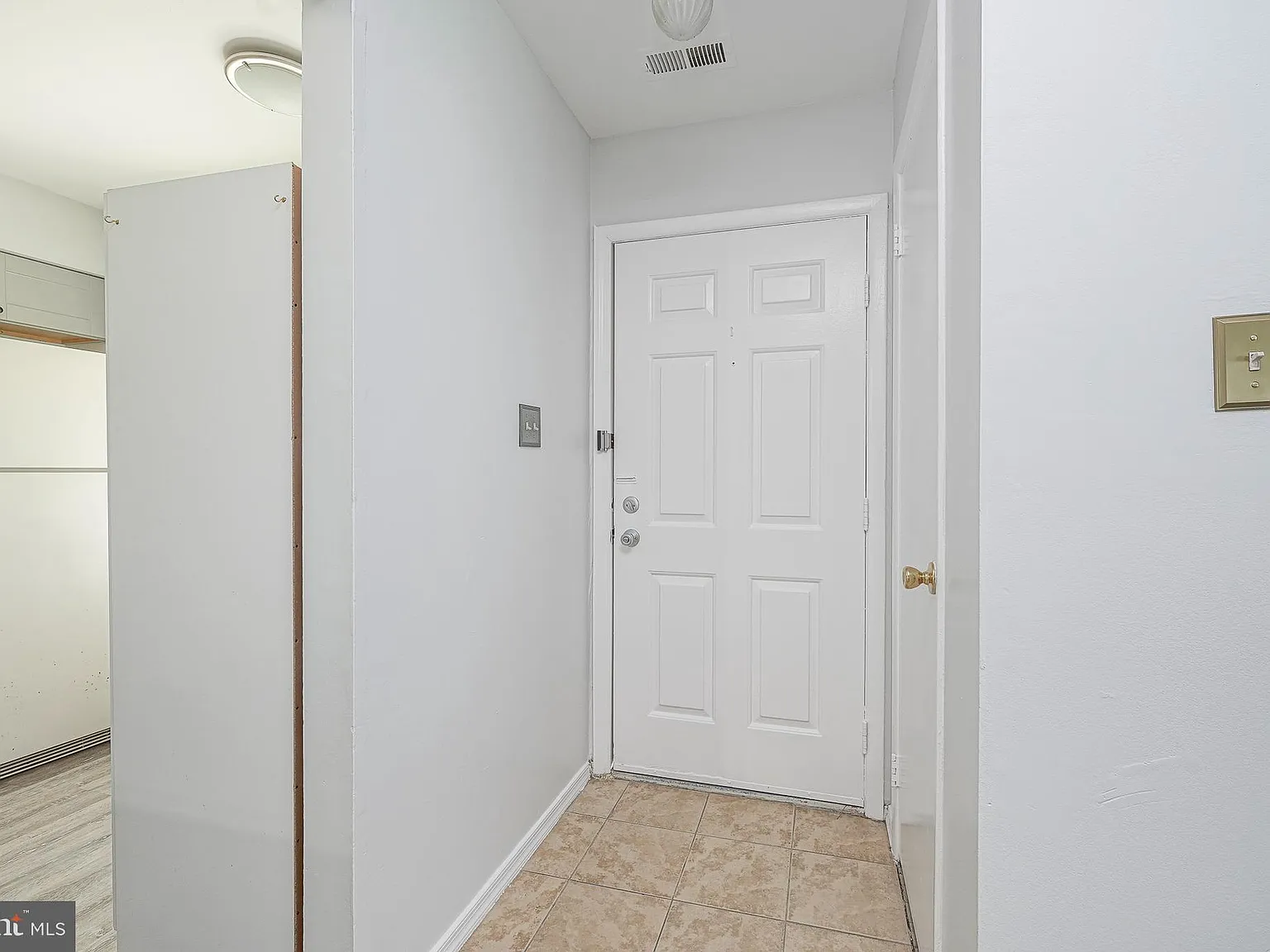 2 bed, 1088 sqft, $2,200 — Photo 3