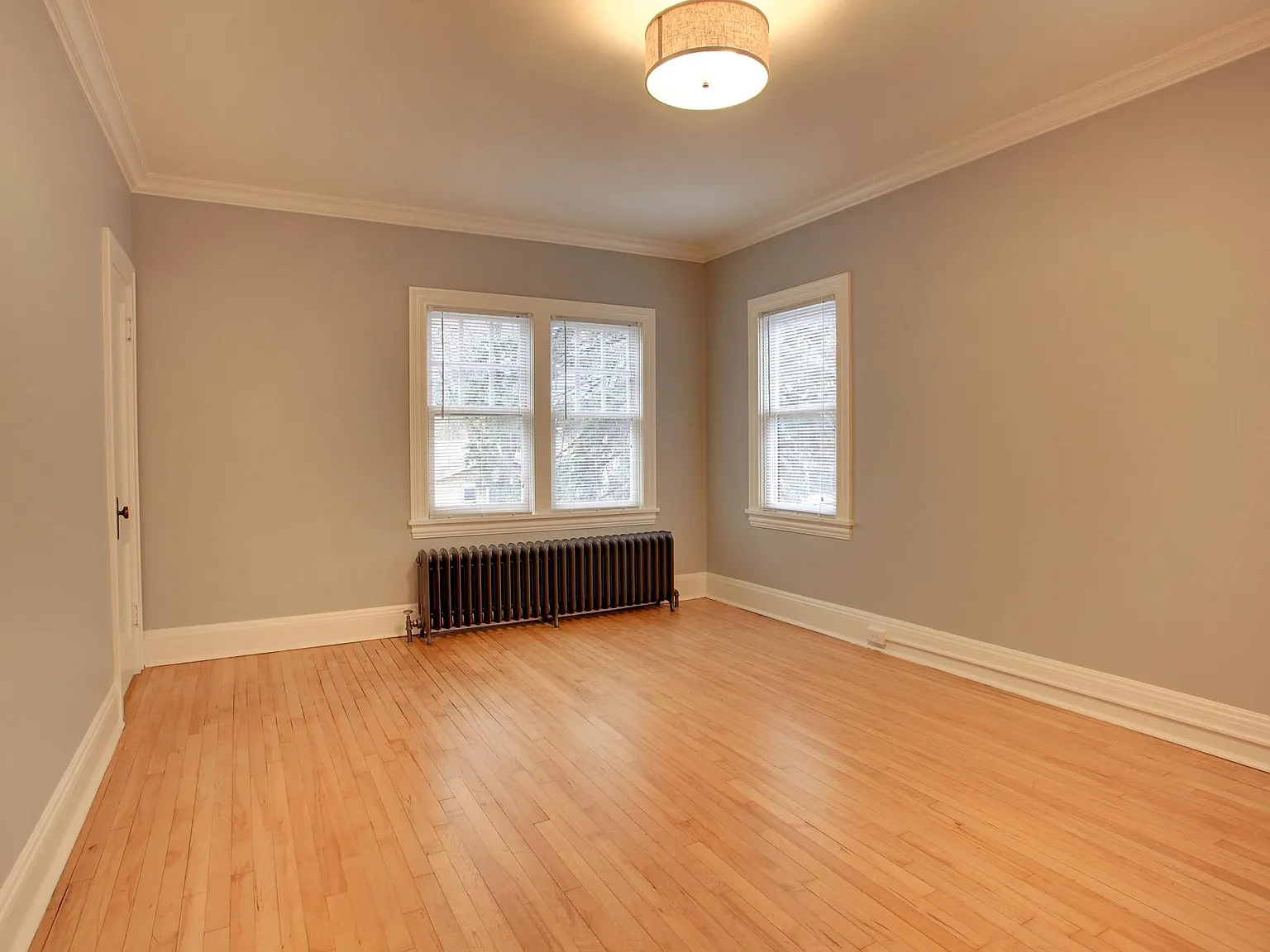 2 bed, 1000 sqft, $1,895 — Photo 3