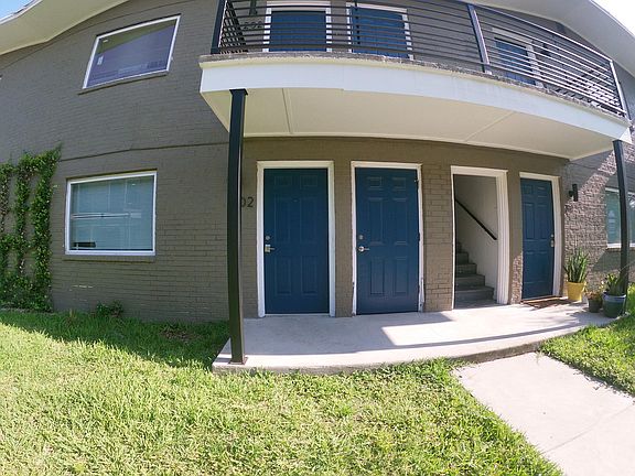 3rd image of 410 N Main St #104