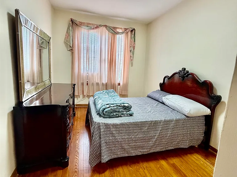 336 Avenue C — Photo 7