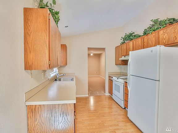 4th image of 15712 86th Avenue Ct E