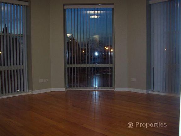 5th image of 405 E Oakwood Blvd APT 4A