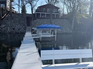 51216 Pelican Point Dr, Detroit Lakes, MN 56501