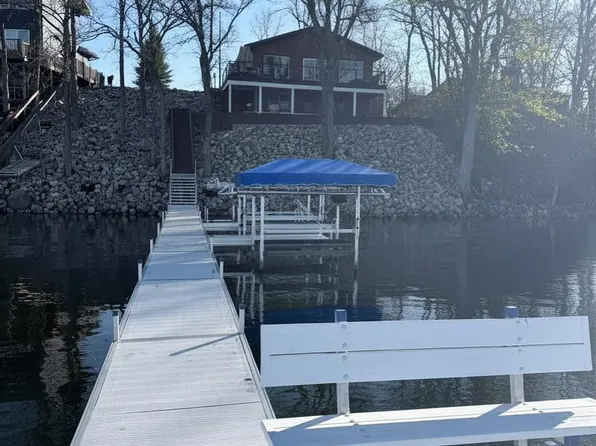 51216 Pelican Point Dr, Detroit Lakes, MN 56501