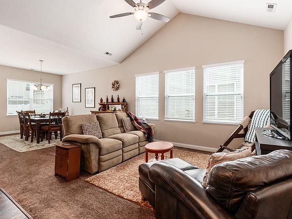 5th image of 2119 Sawgrass St