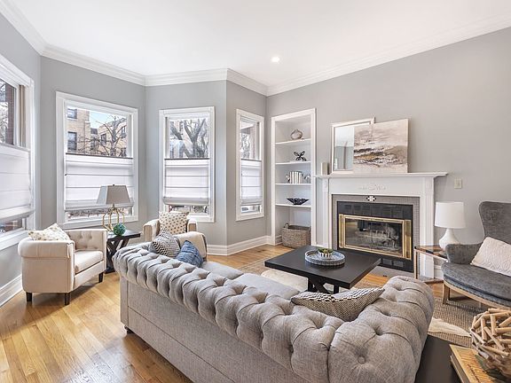 4th image of 2050 W Pierce Ave