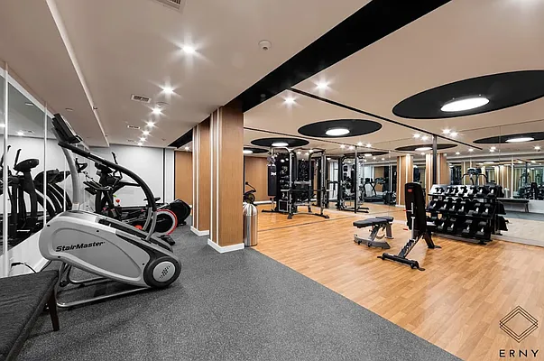 Rented by ERNY LLC | media 7