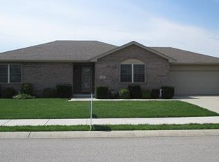 141 Addisons Ln, Seymour, IN 47274