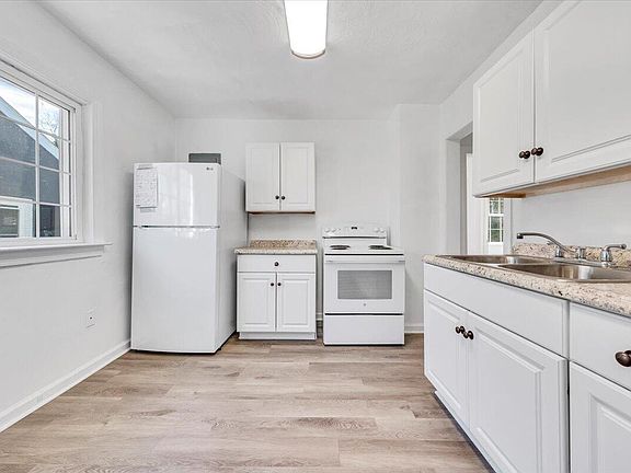 4th image of 705 Hanover Ave NW
