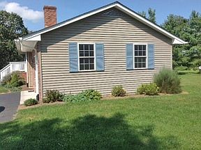 4th image of 2121 Charlton Ln