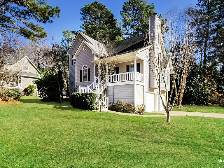 21 Bedford Ct — Photo 3
