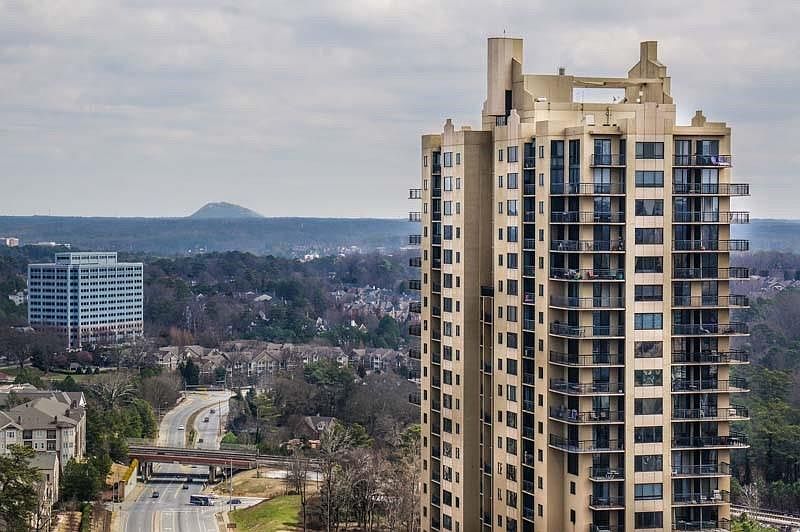 1st image of 3481 Lakeside Dr NE APT 1404