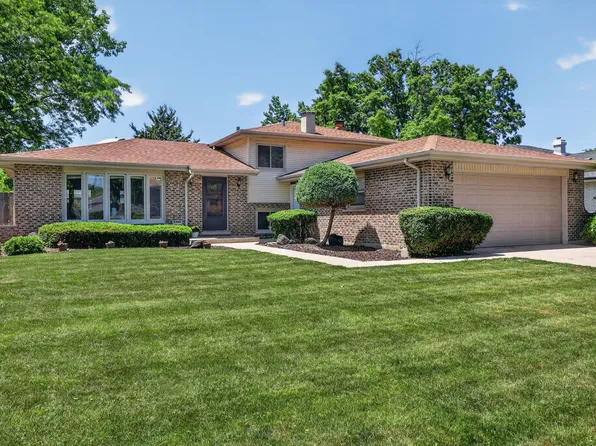 6716 Trenton Ln, Darien, IL 60561