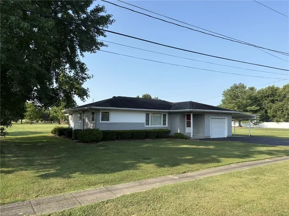 204 Orchard Dr, Newton, IL 62448