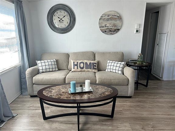 5th image of 4915 Winged Foot Ave