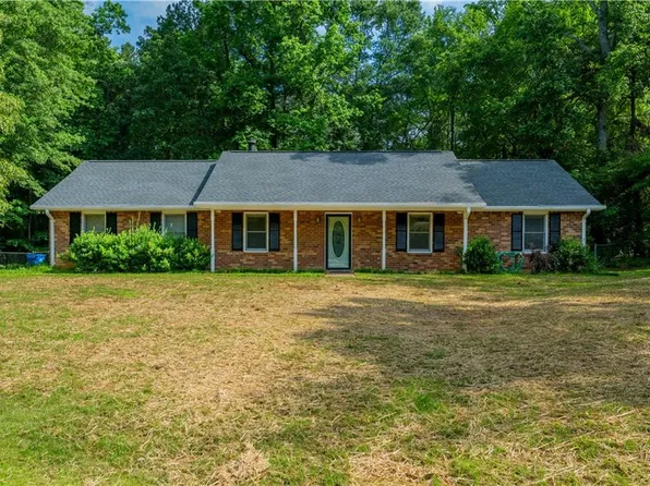 299 Fieldview Dr, Auburn, GA 30011