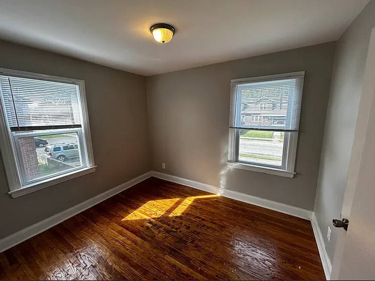 44th Street Apts. — Photo 6