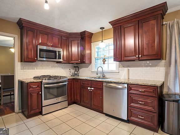 5th image of 1210 Brookside Dr NE