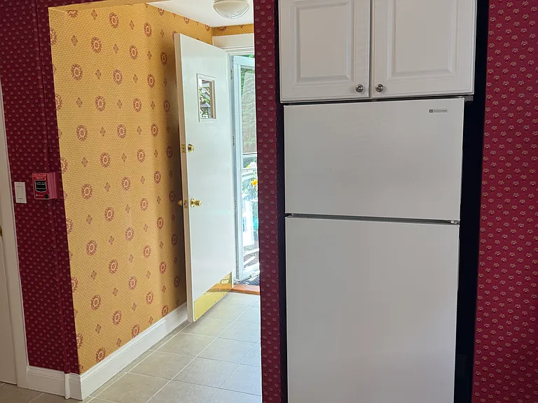 5 Whitwell Ave #A — Photo 8