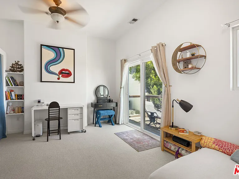 21630 Saddle Peak Rd — Photo 19