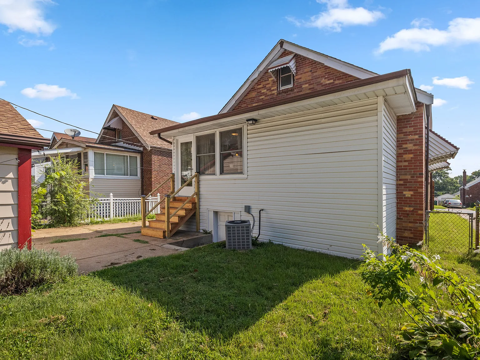 2 bed, 1268 sqft, $1,825 — Photo 3