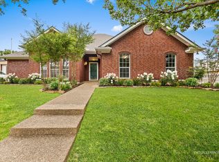 325 Fannin Dr, Hewitt, TX 76643