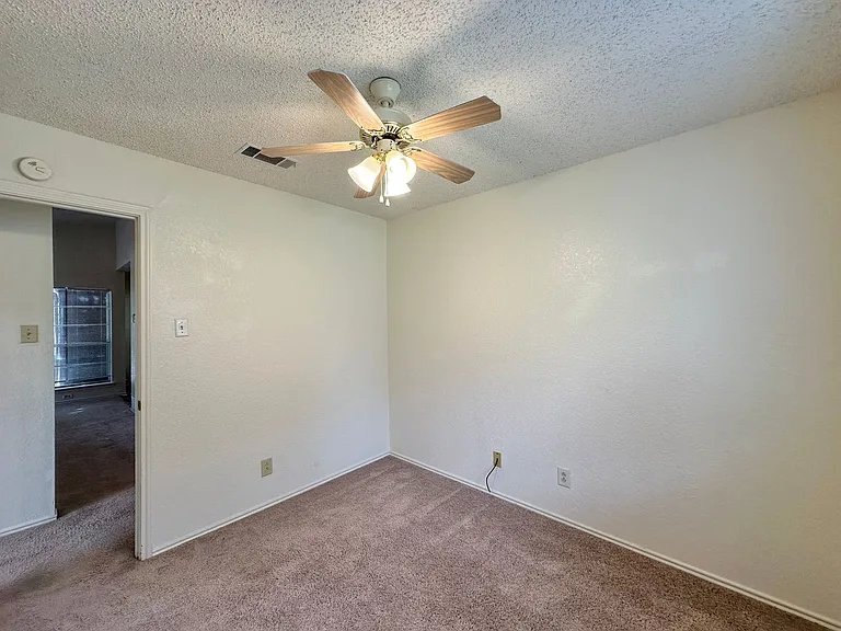 2312 Silverhill Dr — Photo 19