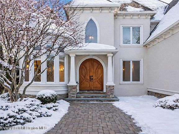 2nd image of 11 Snyder Lane