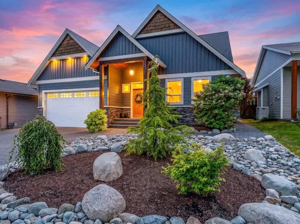 2593 Kendal Ave, Cumberland, BC V0R 1S0