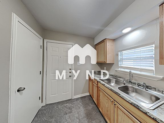 5th image of 1302 Cardinal Dr Unit B