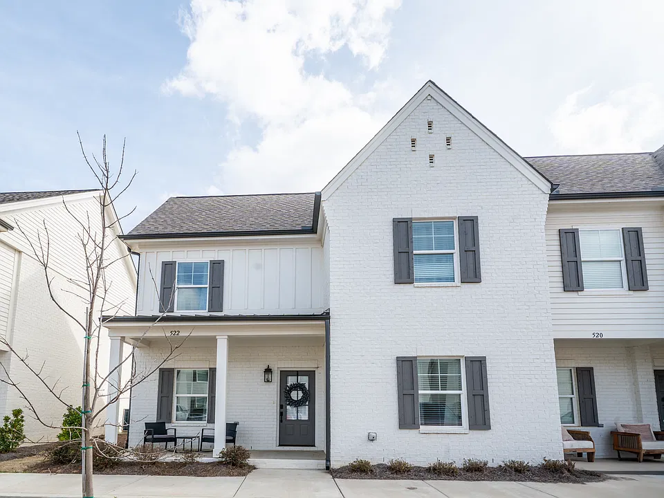 575 Meadow Crest Cir