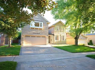 137 Old Surrey Ln, Richmond Hill, ON