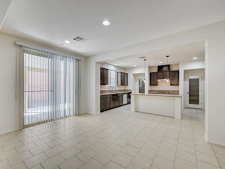 6637 Cliff Shore Ct — Photo 8