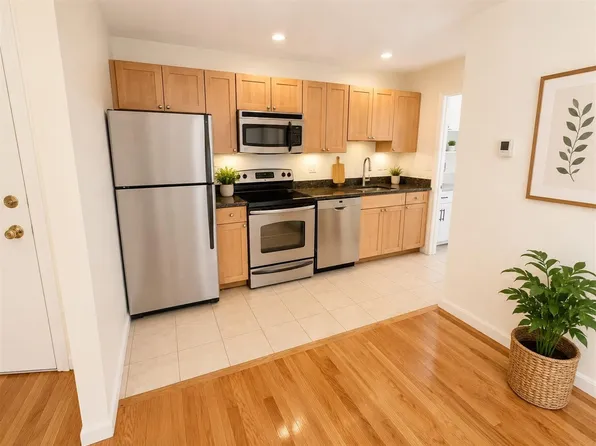 123 Clifton St #2, Cambridge, MA 02140