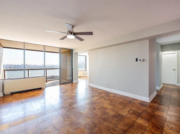 9060 Palisade Avenue image 12 of 17