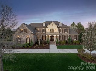 845 Wandering Way Dr, Waxhaw, NC 28173