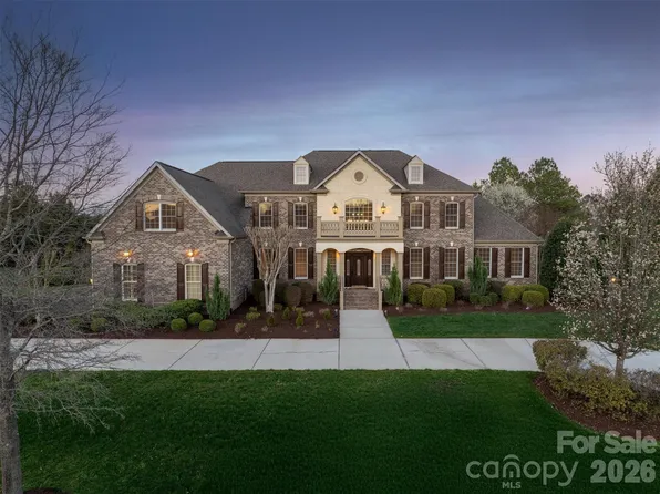 845 Wandering Way Dr, Waxhaw, NC 28173