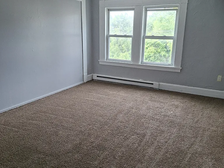 570 Broad St #3B — Photo 6