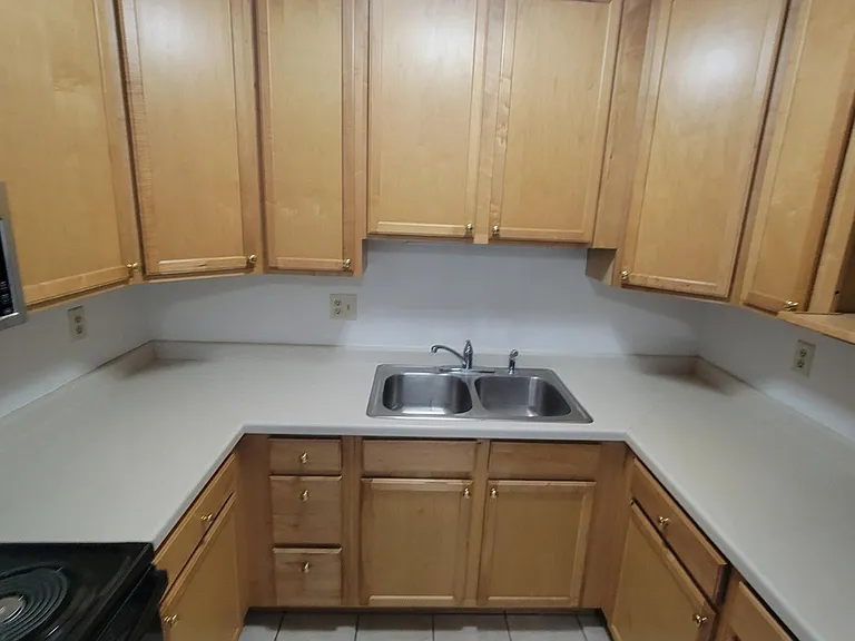 1701 La Crescent St #133 — Photo 5