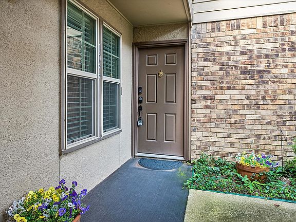 4th image of 5300 Keller Springs Rd APT 1077