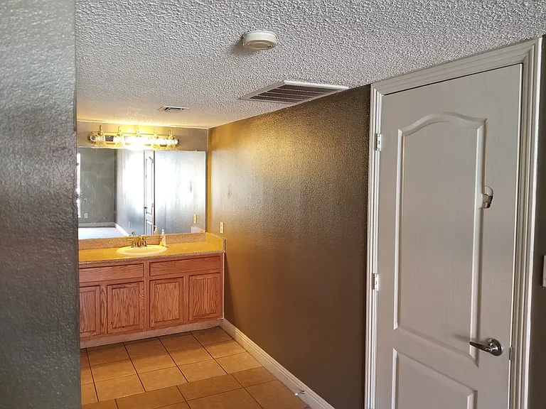 1515 E Reno Ave #A103 — Photo 19