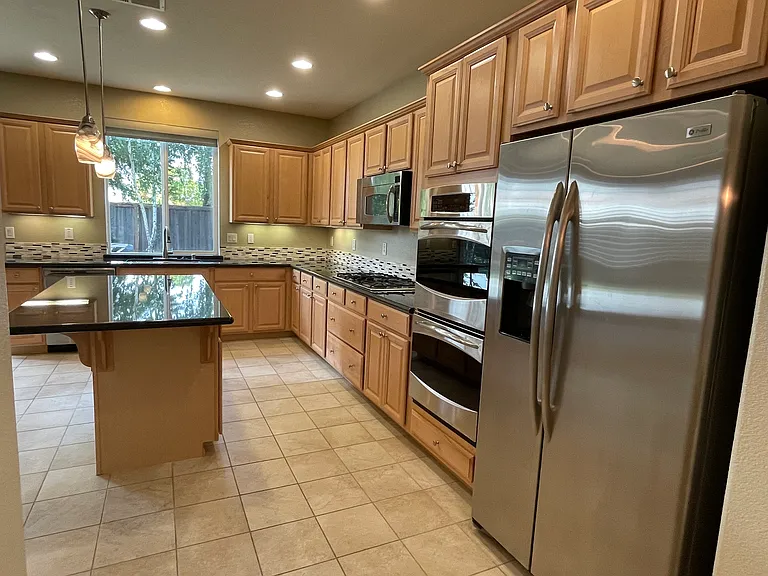1805 Stageline Cir — Photo 17