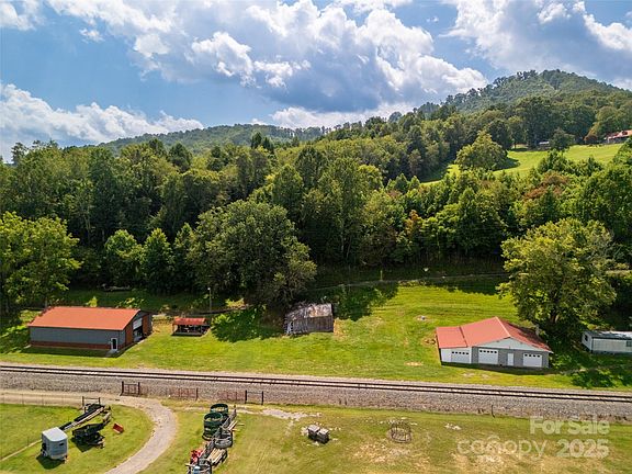 44th image of 50 Holland Ridge Dr