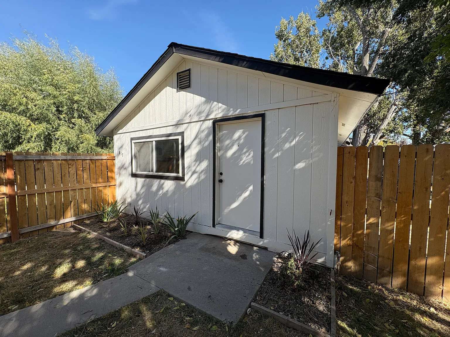 817 E Denver St — Photo 1